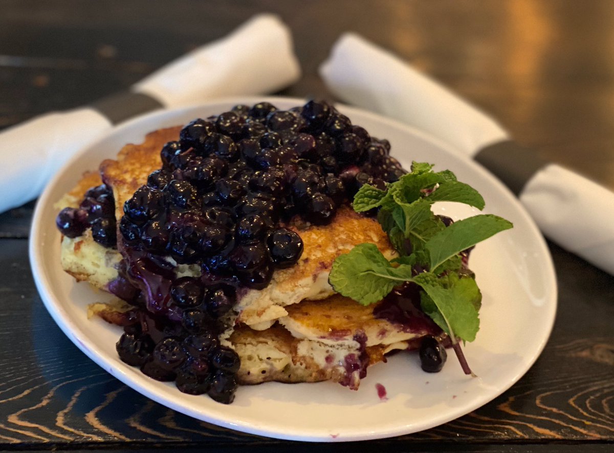 dish_room's tweet photo. Serving some brunch today. Vanilla pancakes with sweet cream and blueberry compote. https://t.co/VrZLqSMmjQ
