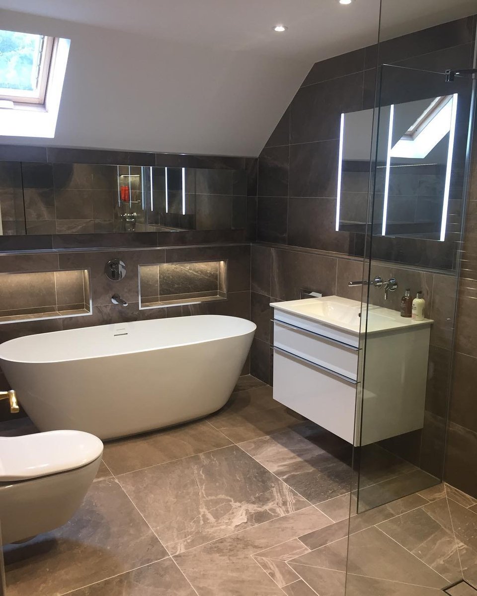 AB_Britain's tweet photo. Did you know that a detox bubble bath loosens your muscles and boosts circulation? Add Epsom salts or essential oils to kick off the detox process. 

Credit 📷 Boscolo Bathrooms https://t.co/l6FJqnXgap
