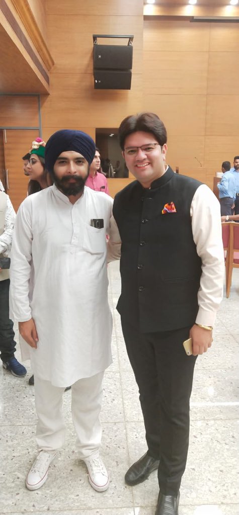 varunpuri1984's tweet photo. FIR cannot suppress voice of  my brother @TajinderBagga . We all are with you bro. 
Request everyone to tweet with this Hashtag to show your solidarity with Tajinder Bagga. #ISupportTajinderBagga https://t.co/E7hywUoj1S