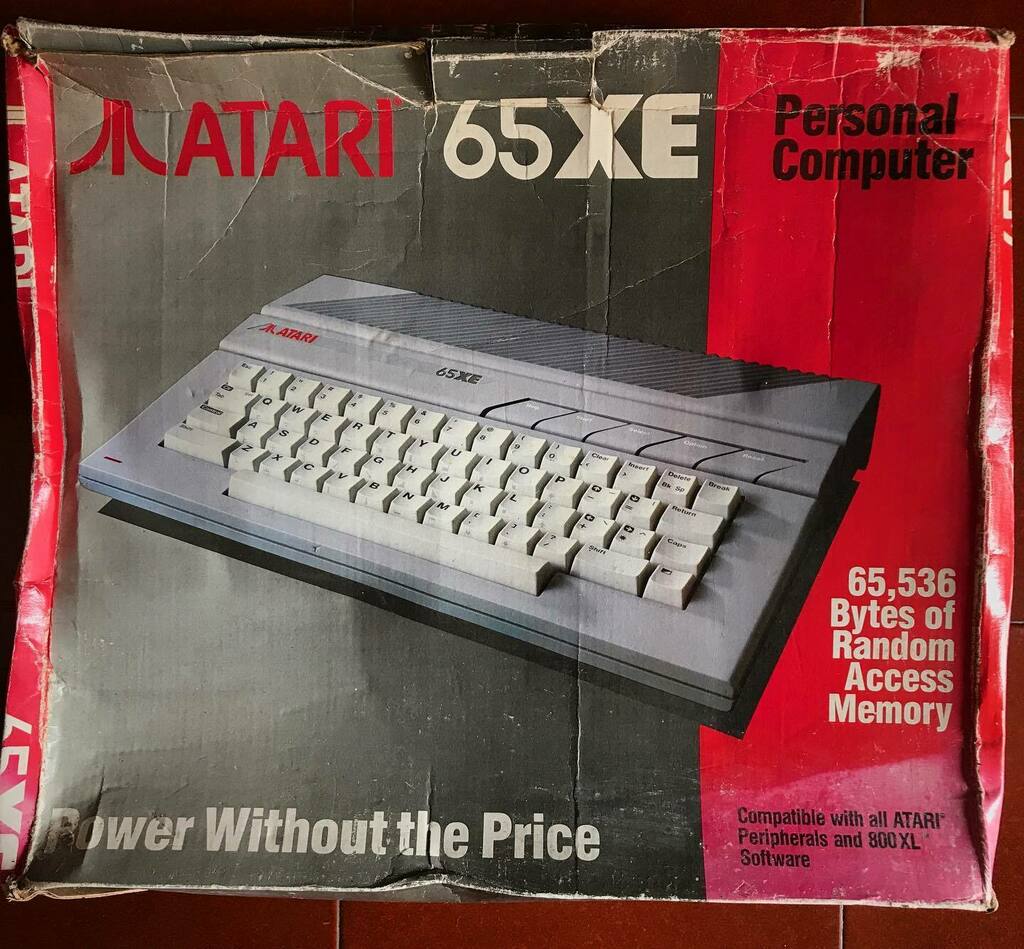 NoelsRetroLab's tweet photo. Here we have another box restoration candidate. Ouch! 😖
#atari #atari65xe #atari8bit #computerrestorations #boxrestoration https://t.co/rnxFZYlPwv https://t.co/3uDEhhYann