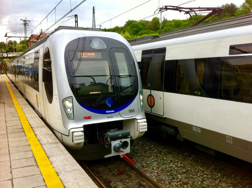 gabriescu91's tweet photo. Zorionak/ Muchas Felicidades a @euskotren en su 38° Aniversario desde su creación haya por 1982. 🎉🎉🎊🎊👏👏
#trenes #euskotren #euskotrentrena  #euskotrenmuseoa #ut3100 #ut200 #emu950 #caf #caftrains #traktionssystemeaustria #babcokwilcox #geetracion #coinsa #cenemesa https://t.co/mSuEeBzOB9