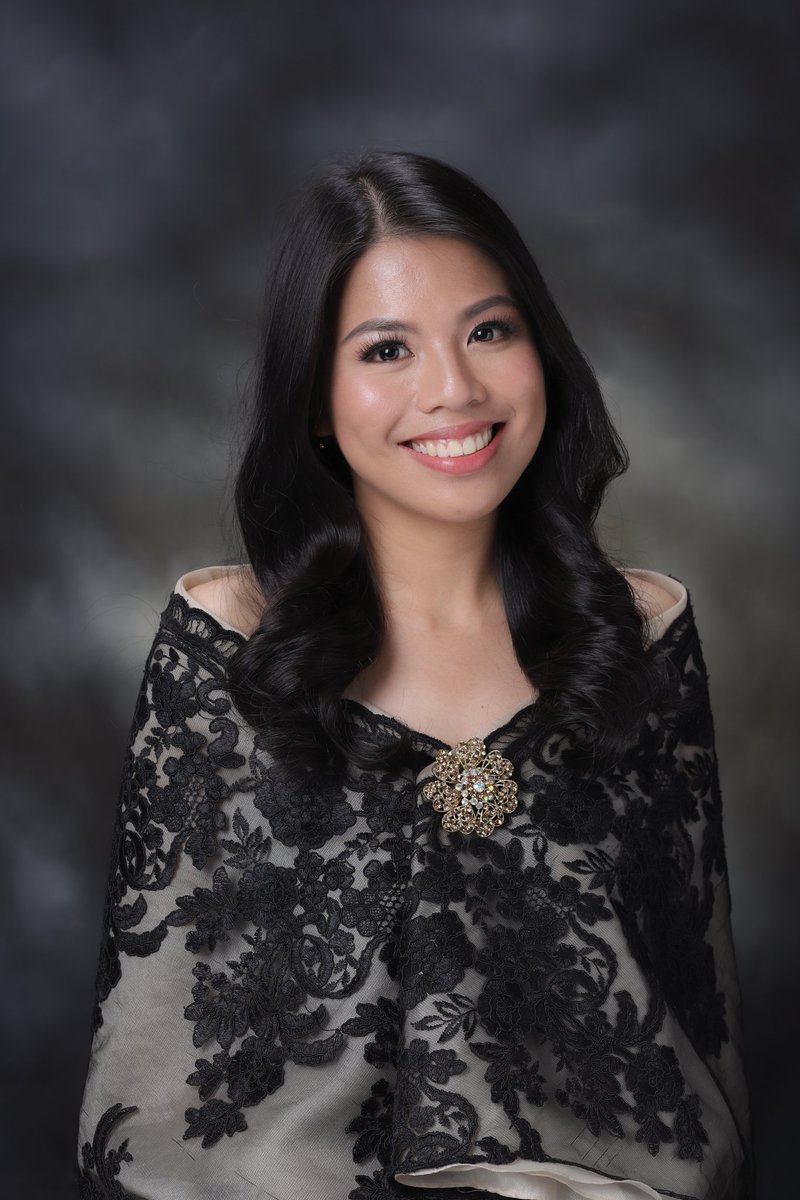 jammyberry's tweet photo. Felt cute and will not delete later ✨

Thank you for the amazing five years, UST. 

#GradWaiting 💖 https://t.co/gmeDKc22NP