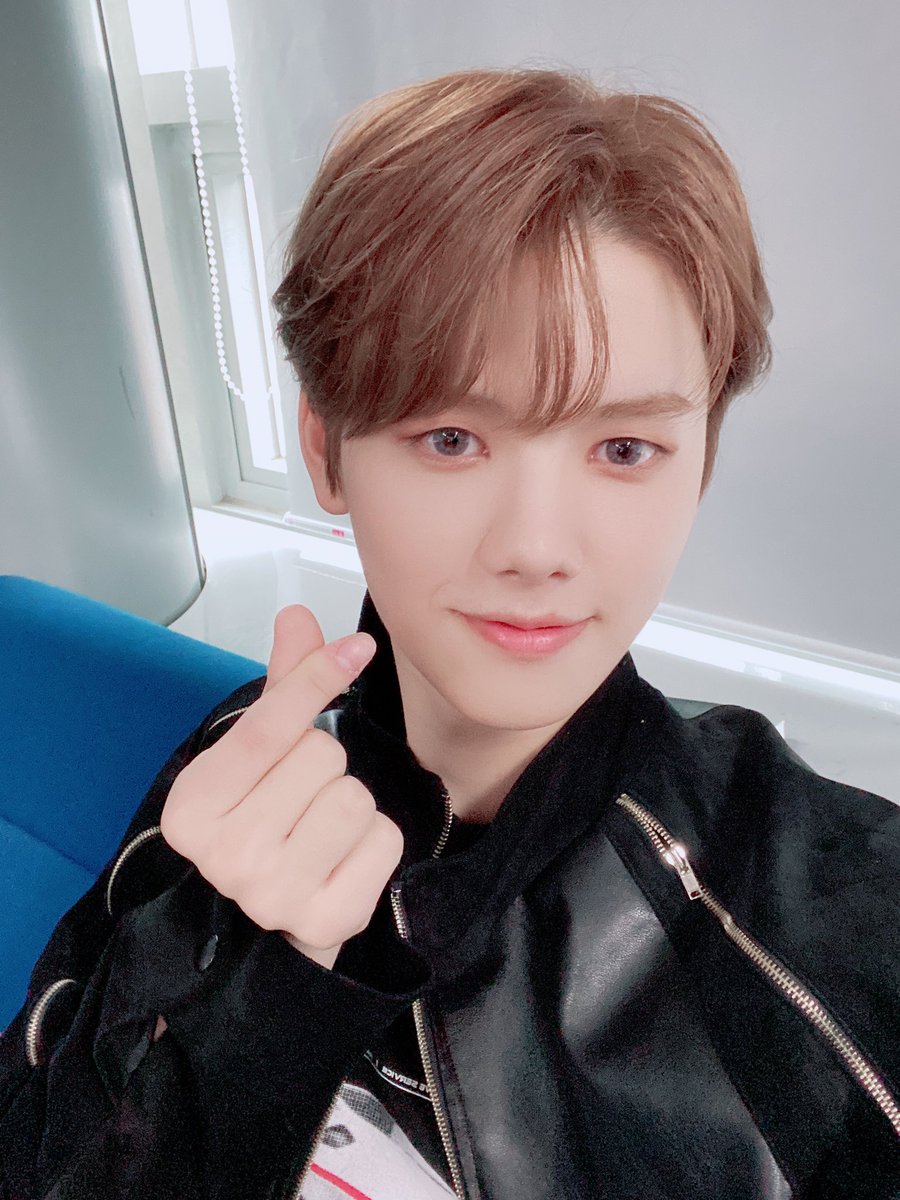 CRAVITY_twt's tweet photo. 이건 몰랐지이~ㅋㅋㅋㅋㅋ 
각설이 민희 등장
#민희 #각설이민희 #설마또? https://t.co/Dak0E0BhwN