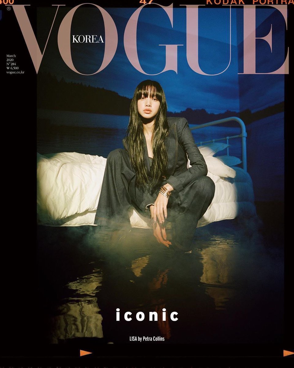 Loveis_Happy's tweet photo. แจก Vogue KR ปกน้องลิซ 1 เล่มค่า ใครยังไม่มีเล่มนี้มารีกันค่า :)

วันนี้คุมแม่ปลื้มปริ่ม โชว์ทีมลูกกับเด็กๆดีงามมากกก แถมลูกลิซยังมี Solo Dance Break สุดปัง :)

ร้ากกกกก <3

กติกา: รี+เมนชั่นข้อความติดแท๊ก (ไม่���ส่ emoji) สุ่มพรุ่งนี้ค่ำๆค่า

#TeamLisa_YouthWithYou https://t.co/oLi3D7IONI