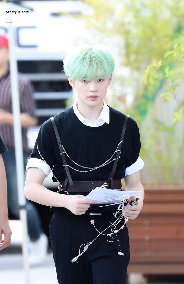 chenle with mint hair because i miss it- a thread