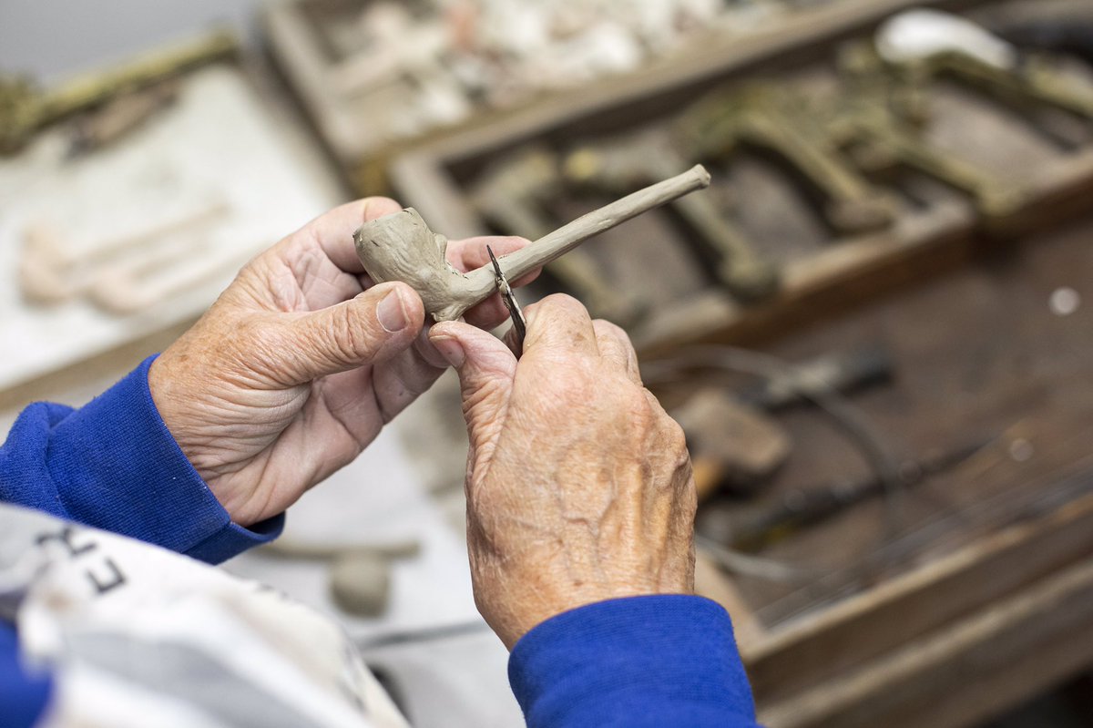 NantgarwCW's tweet photo. After porcelain production finished Nantgarw went on to make earthenware and large quantities of clay pipes. We still show visitors how 10,000 pipes a week were made at Nantgarw. #claypipes #nantgarw #pardoe #pottery https://t.co/Fv6gdKGXzw