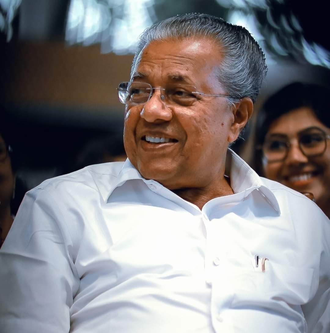 Unni_KannaN_'s tweet photo. കേരളത്തിലേ ജനങ്ങളിൽ നല്ലൊരു വിഭാഗവും വെറുത്തിരുന്ന  പിണറായി വിജയനെന്ന ഈ മനുഷ്യൻ ഇന്ന് കേരളത്തിന്റെ ജനകീയനായ മുഖ്യമന്ത്രിയാണ്.
എങ്ങിനെ ഇത് സംഭവിച്ചു.?? 
മാറിയത് പിണറായി വിജയനല്ല, മാറിയത�� ജനങ്ങളുമല്ല., മാറിയത് വലതുപക്ഷ മാധ്യമ സർവ്വാധിപത്യം മാത്രമാണ്.
Happy Returns Dear Comrade ❣️ https://t.co/9KMvSV5CUX