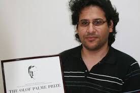  #SaudiArabia:  @WaleedAbulkhair is a human rights lawyer. He was arrested on 15 April 2014. He was sentenced to 15 years in prison for doing his job. On  #EidAlFitr   join me & urge  @KingSalman to  #FreeWaleed  https://ciluna27.wordpress.com/2016/12/10/human-rights-lawyer-in-jail-dr-mohammed-al-roken-waleed-abukhair-and-abdolfattah-soltani/