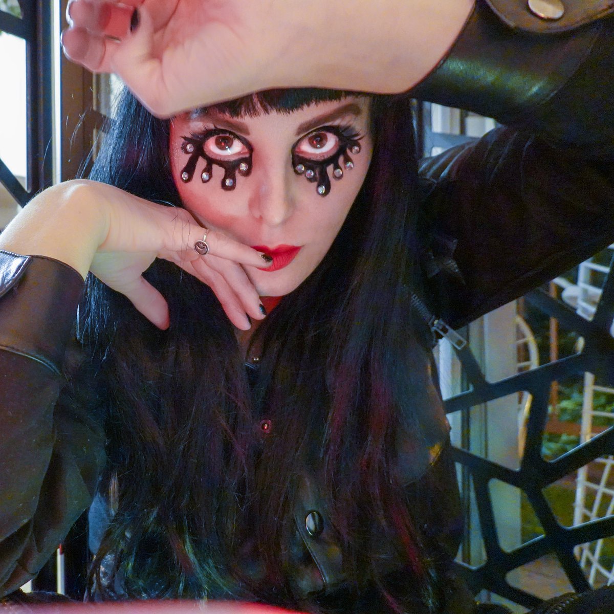 🖤 It is very Goth to be two days 2 #WorldGothDay 🌙  #OG #deathrock ~ #nativefauna knows you R pretty when you cry #everyday  🖤