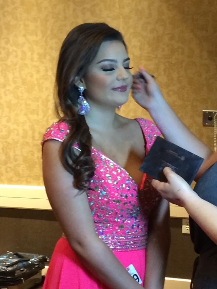 EdenEssence_'s tweet image. How I wish I could get ready every morning. 

#notreallife #mua #twitchaffiliate #twitchgirls #pageantdays