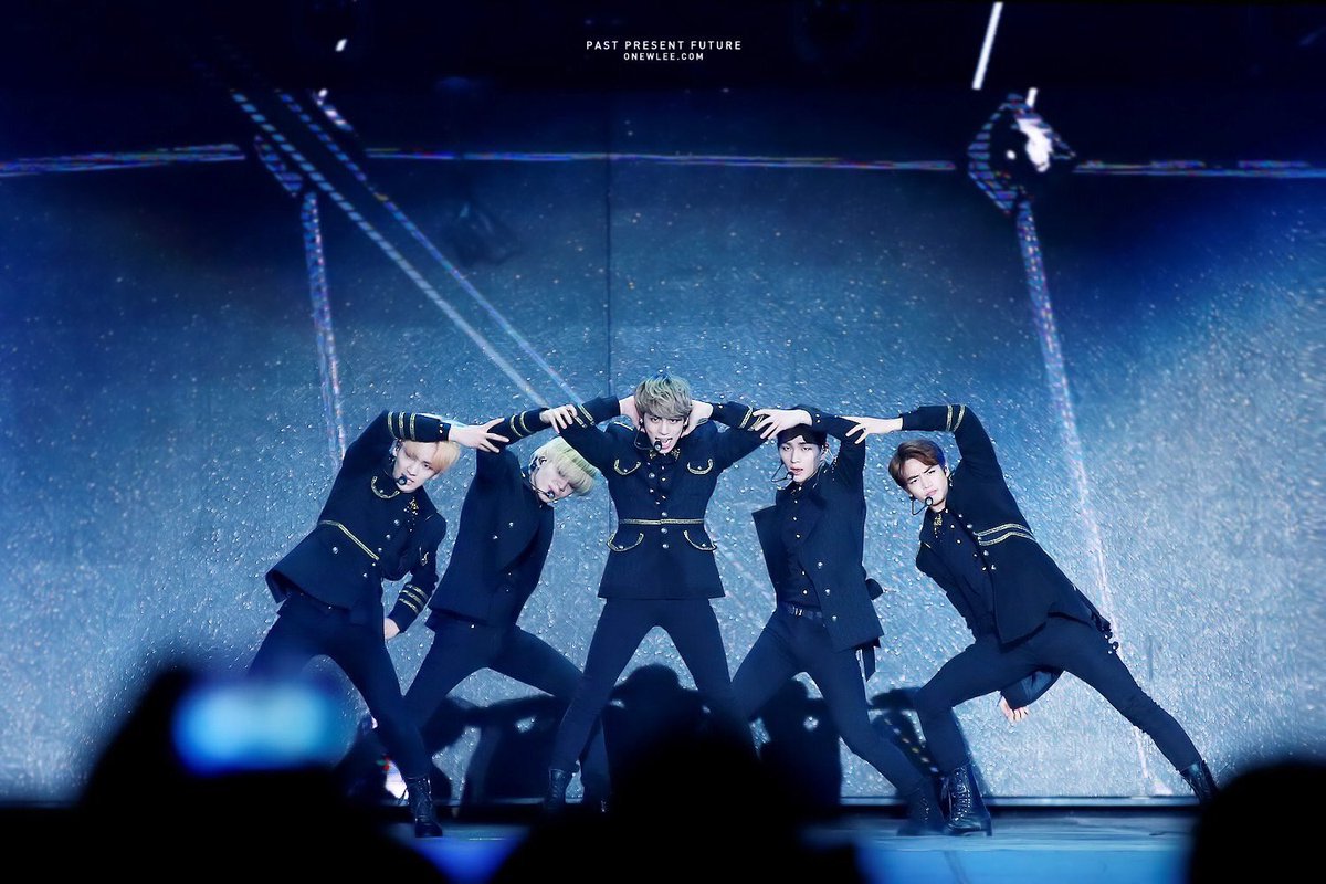 shineeworld1218's tweet photo. #SHINeeDay #SHINee 
#12YearsWithSHINee
#SHINee12thAnniversary 
#AlwayswithYouSHINee

キラキラな5人に出逢えて幸せです。 https://t.co/VODEYCasiN