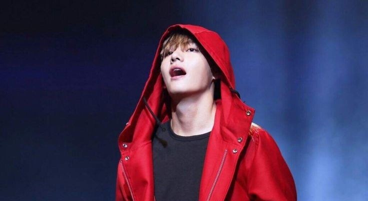 Taehyung wearing red~a thread~ #Taehyung  #BTS  #BTSV  #V  @BTS_twt