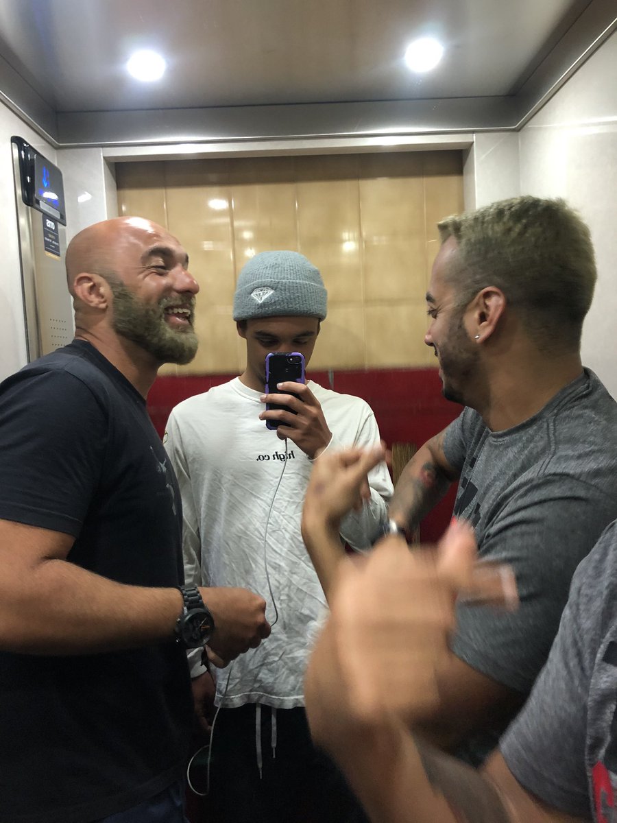 dixxthur_'s tweet photo. Só namoro se um dia a pessoa me olhar igual meu pai olha pro meu pai https://t.co/aJ4AY6Oid8