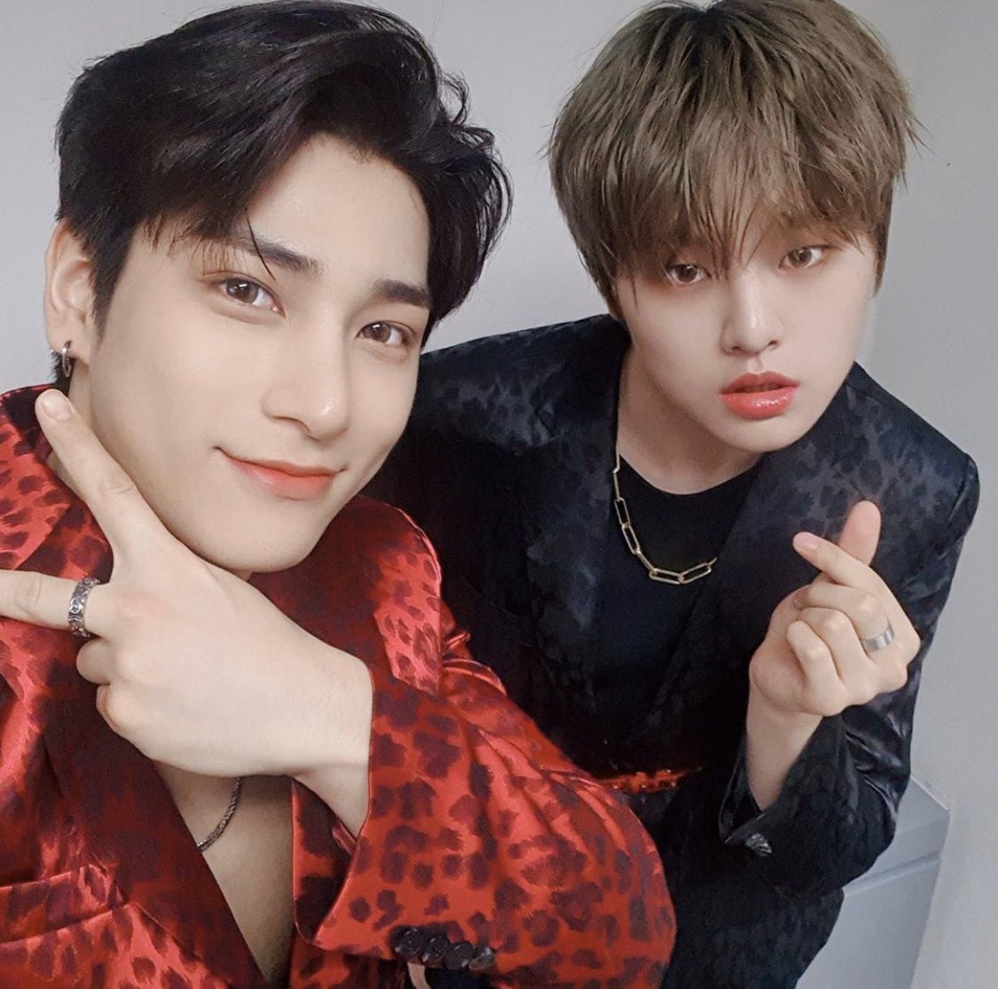 bemywaves2's tweet photo. #무대장인_한결아
#안녕해요_남도현_편지왔다

막방까지 달려오느라 수고 넘넘 많았어 울 에첸디 ❤️ 둘이서 같이하는 첫활동이였어서 뜻깊은 활동이였겠지?! 활동기간동안 너희들의 많은 모습들을 볼 수 있어서 정말정말 행복했어! 앞으로 너희의 활동도 기대하구 응원할게 사랑 그거 한다 ♥ ♥ https://t.co/oMhQJdsU1Z