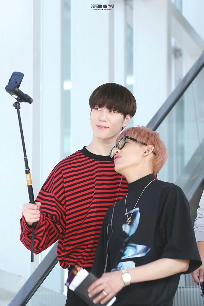 a thread of yugbam but they get older as you scroll