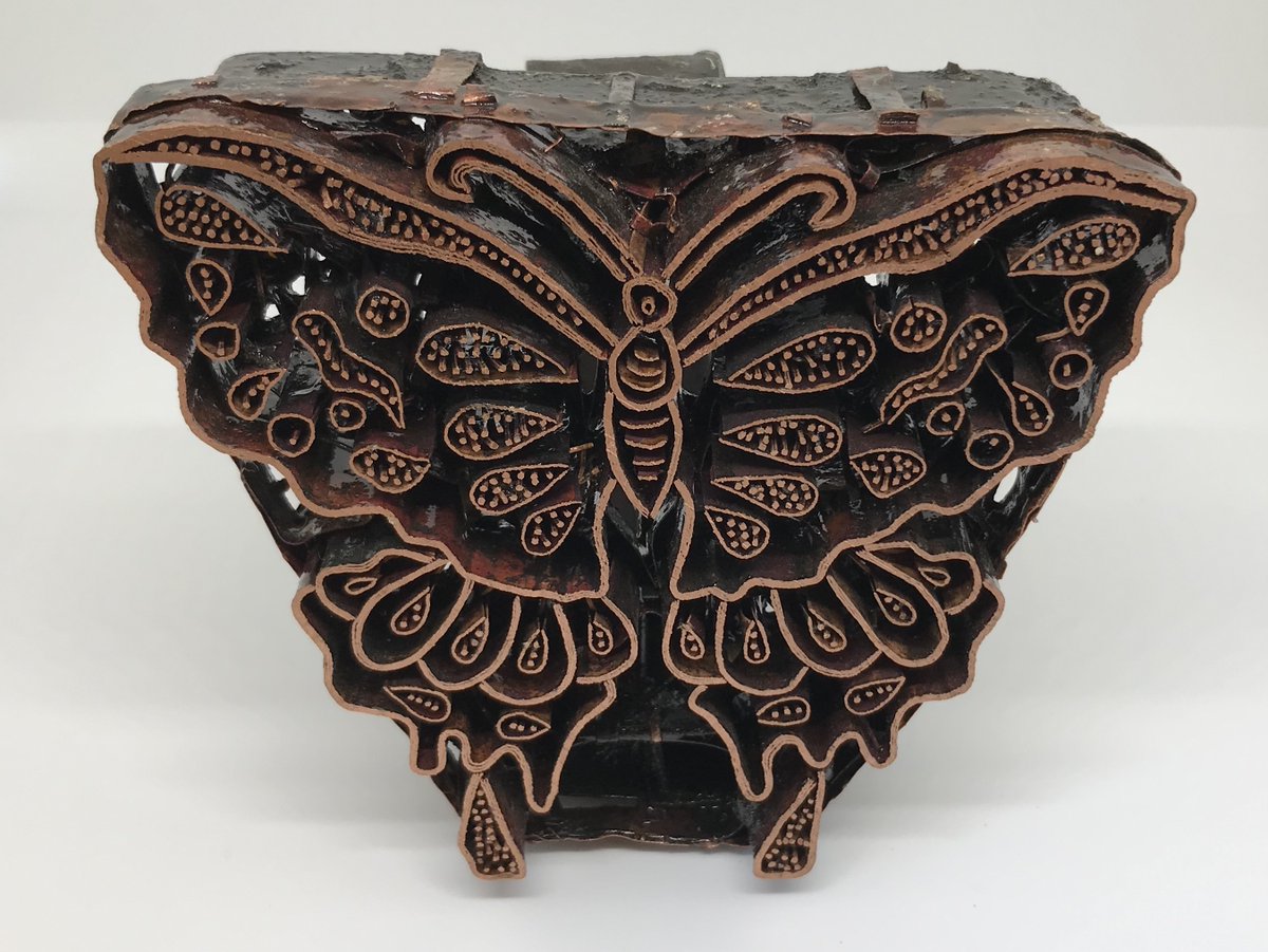 Do you know about "Batik", the traditional Indonesian textile craft? You can now to learn about "Batik" at The Botijo: 
ow.ly/pOLA50zOMhw
#present
#craft #decor #decoration #artisan #homedecor