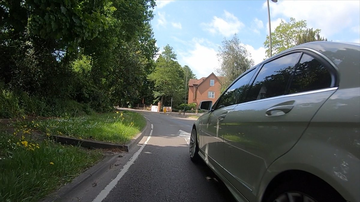 This is one of the worst close-passes I've ever, ever experienced and it was totally unnecessary. Footage is now going to  @SurreyRoadCops. This person passed me at around 50mph giving me about 4 inches from their side-mirror. I hope this one goes to court.