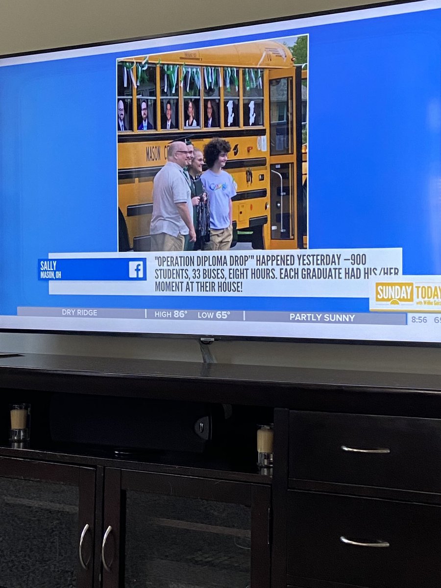MoberlyJill's tweet photo. ⁦@MasonSchools⁩ made ⁦@TODAYshow⁩ ⁦@WillieGeist⁩ for their amazing tribute to the Class of 2020! #masonmoment ⁦@cooperlearns⁩ https://t.co/5ARYu5SVH6