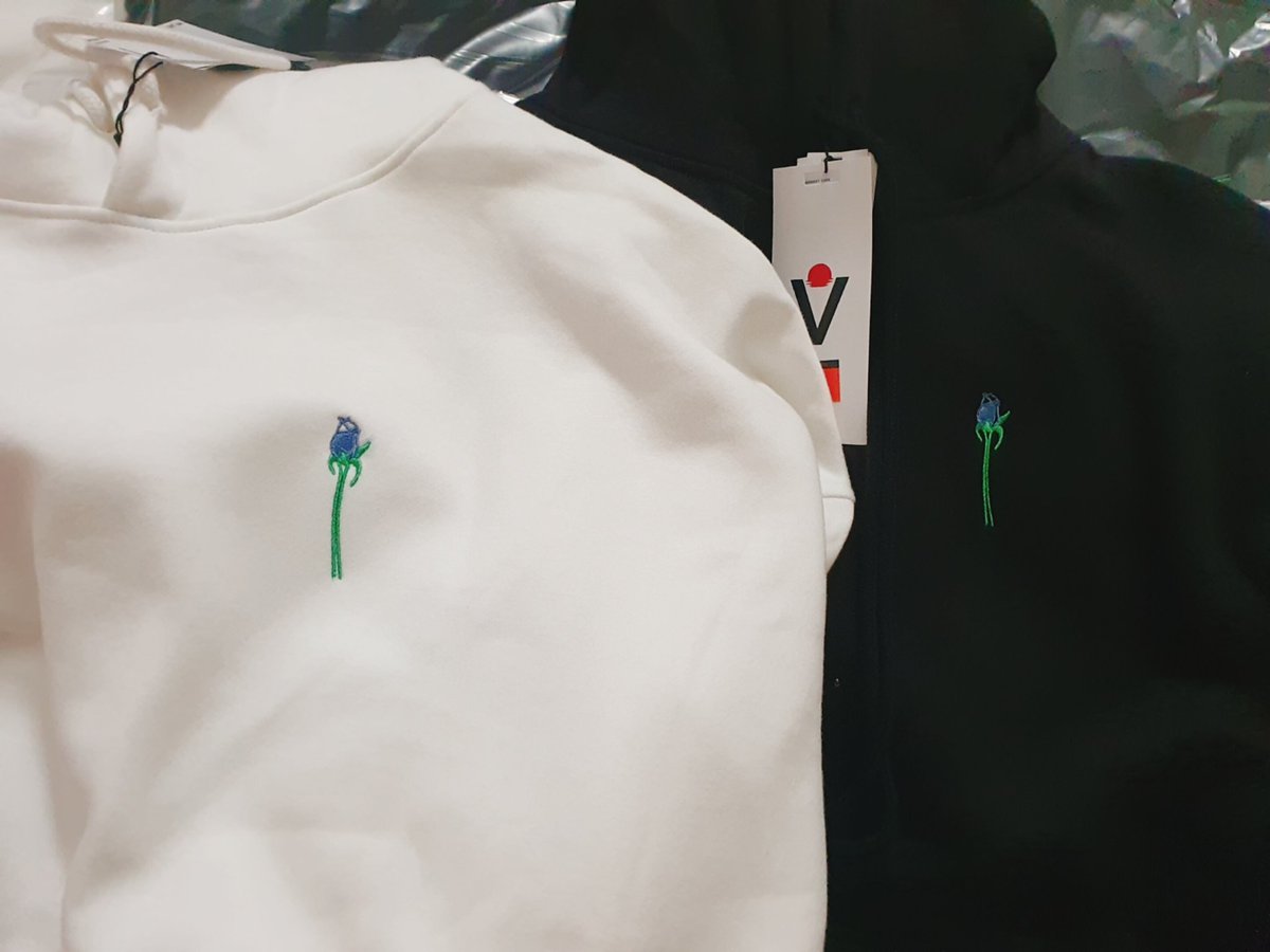 mei2246's tweet photo. Finally the hoodies have arrived. Just too perfect for a word to describe. Thank you for your hard-working, Noa. From V-MATEs with lots of love 🥰❤️
#Noakazama #NOA #SILVERBOYS #MATE https://t.co/hN6HeLtD2C