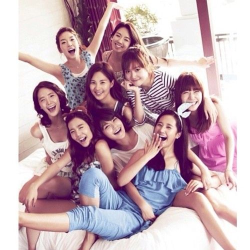 a thread of SNSD but they get older as you keep scrolling: