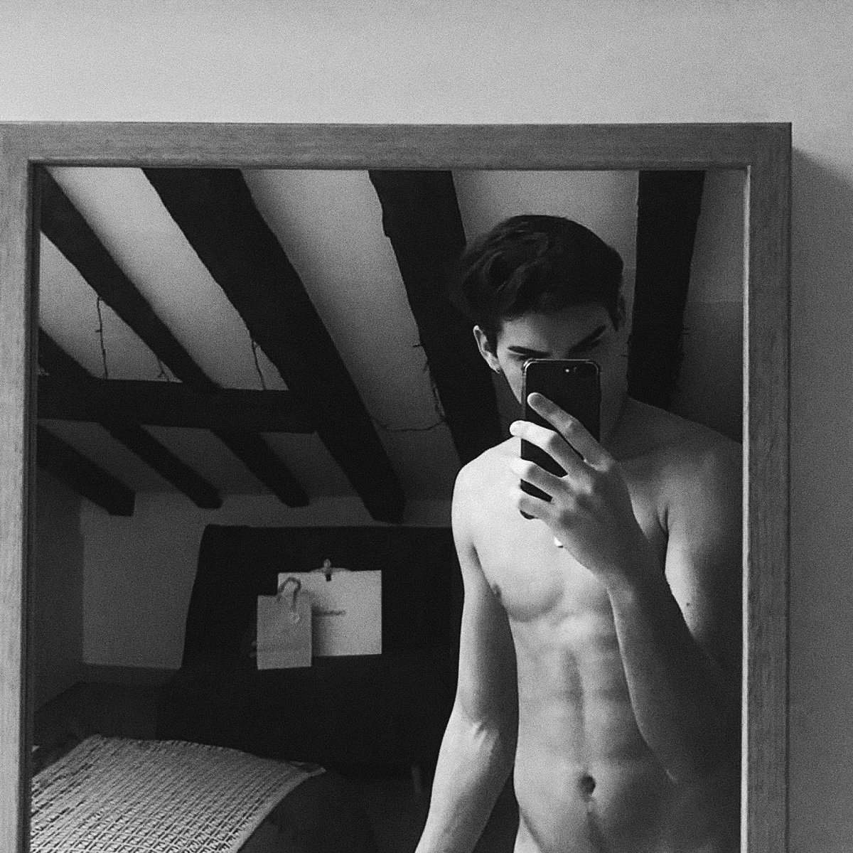 kleptoism's tweet photo. ㅤ

good  morning  from  your  favourite  kleptomaniac﹗  he’ll  be  spending  his  day  *  𝘀𝗽𝗿𝗮𝘄𝗹𝗲𝗱  out  in  his  bed,  naked,  of course.  feel  free  to  join  him  .  .  .  

ㅤ https://t.co/4A9sb2TqE6