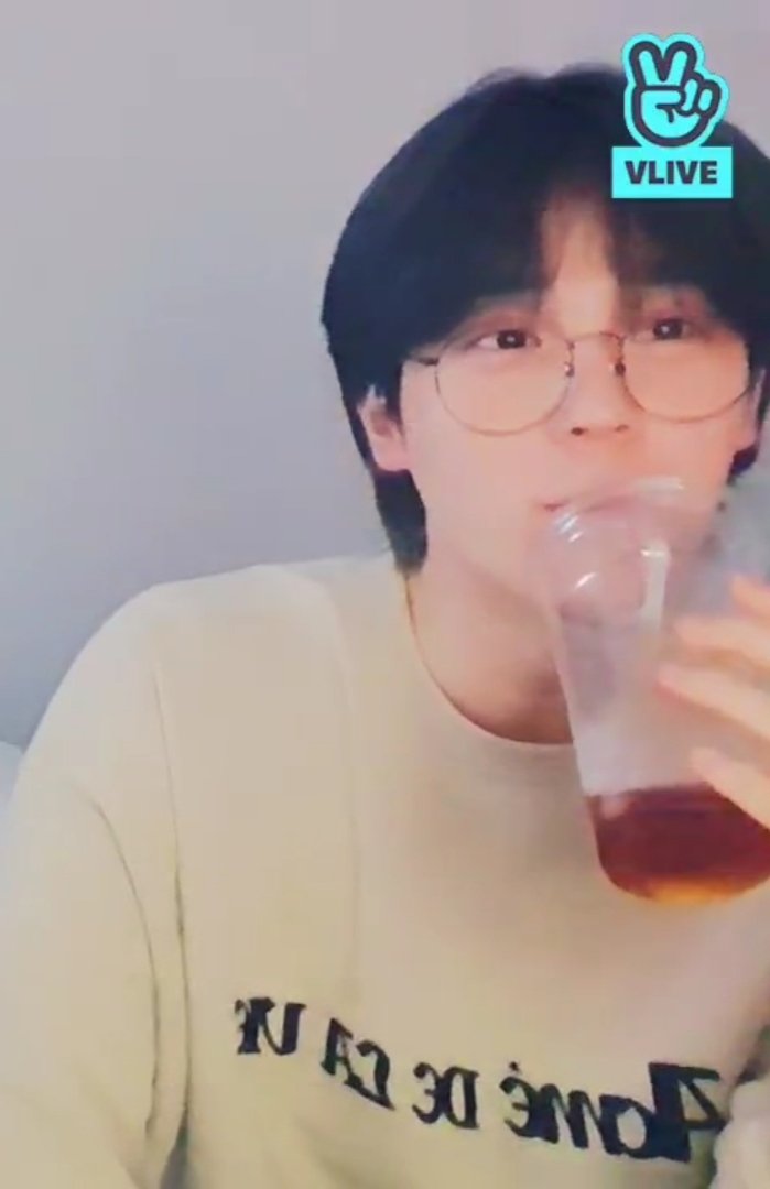 A thread just for Yunsung being a Cutie on 23/05/2020 live