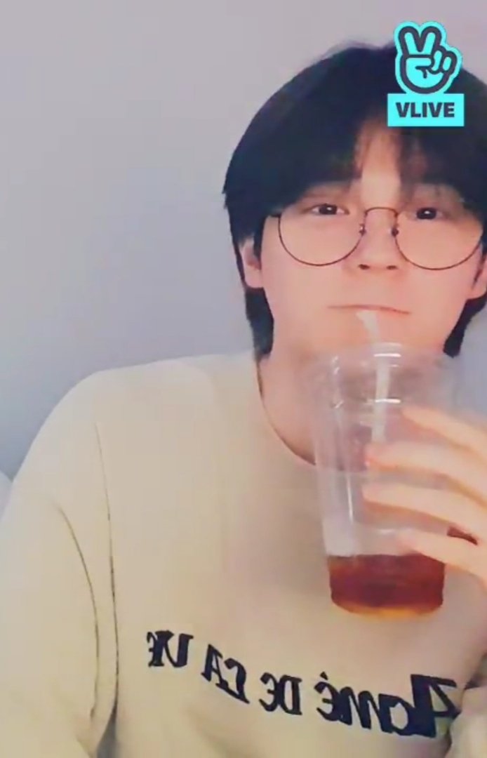 A thread just for Yunsung being a Cutie on 23/05/2020 live