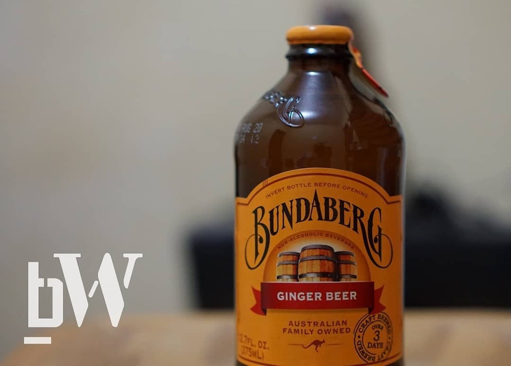 Berawal dari keisengan <a href="/hambakorporat/">+__+</a> mencoba minuman unik #bundaberggingerbeer, hasil icip-icipnya bisa disimak pada video yang akan tayang tepat jam 9 malam hari ini Bungs. Link ada pada bio. instagr.am/p/CAkqZixluNj/