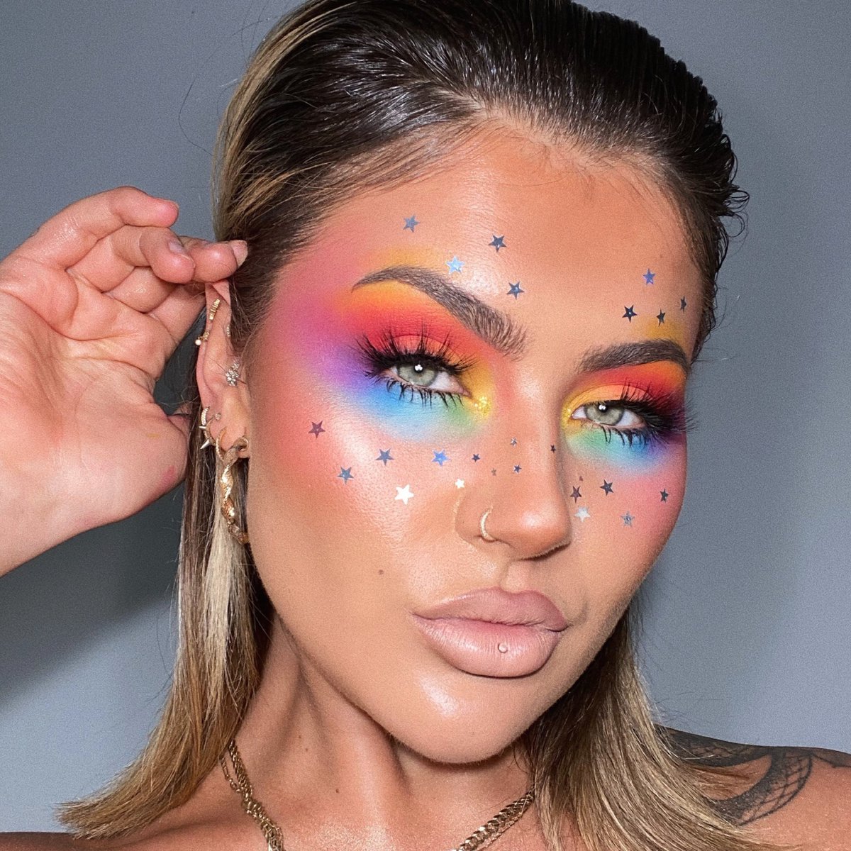 jamiegenevieve's tweet photo. RAINBOW 🌈 #JamiesWeekOfColour https://t.co/LwADjiAvP4