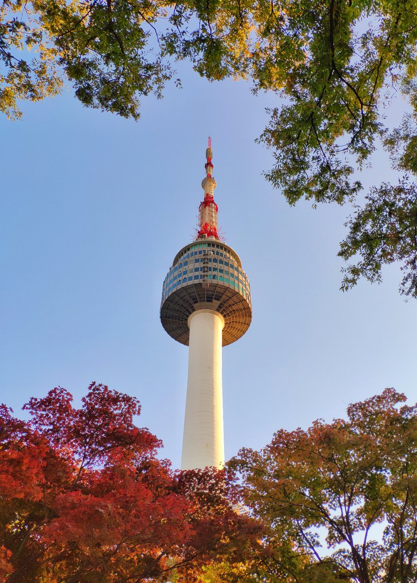 junrangxd's tweet photo. #visitkorea #koreatrip #韓國想見你 #nseoultower #autumn https://t.co/FI5FEKmH9V