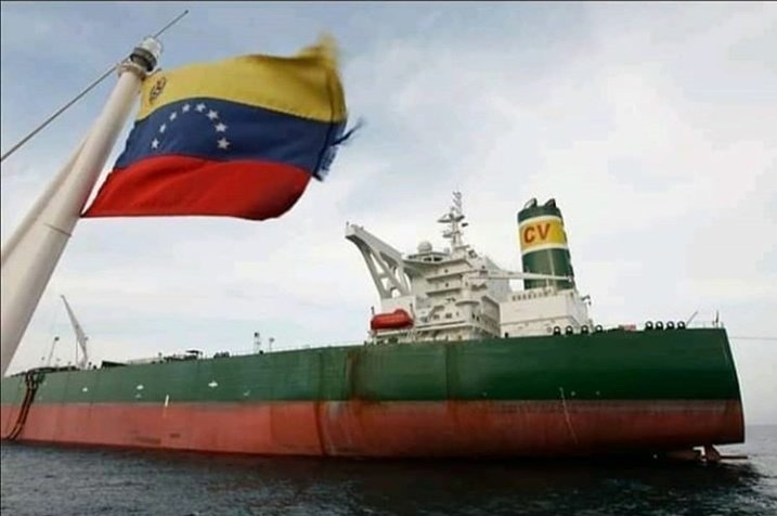 AvvCuartaRaiz's tweet photo. Gracias al pueblo de Irán 🇮🇷 por apoyarnos dándole le  un mensaje claro al mundo que no nos doblegamos a imperio alguno. 🇻🇪💪 #24May

#NosotrosVenceremos
#VivaLaHermandadVenezuelaIrán #buquesiranies https://t.co/CgFLX8AMdy