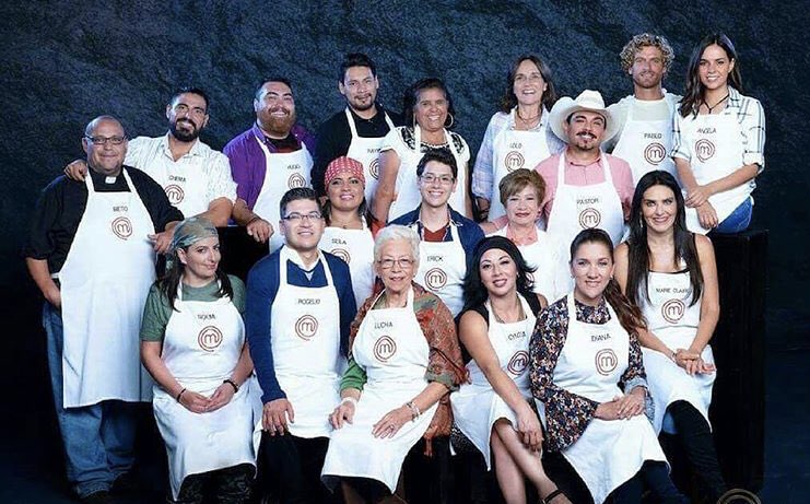 Erick_ChefMX's tweet photo. Extraño un montón a la familia #masterchef  🥺
Qué onda @MasterChefMx cuando juntamos a la generación? 
Se les extraña , cuídense mucho. 
@Beto_ChefMX @Chema_ChefMX @Hugo_ChefMX @Ray_dracon @Honorina_ChefMX @Lolo_ChefMX @Pablo_ChefMX @Angela_ChefMX @Noemi_ChefMX @Rogelio_ChefMX https://t.co/XwYTgs4HMu