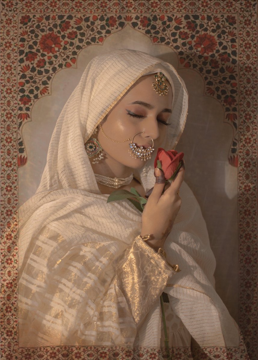 shaistadeen's tweet photo. Eid Mubarak everyone! 🌙🌹 https://t.co/FzPqN8roBI