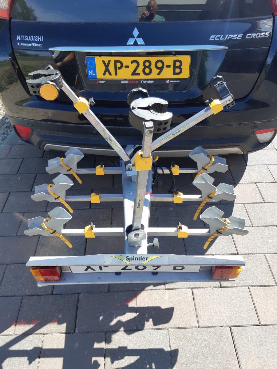 GrietEisma's tweet photo. Te koop, fietsendrager voor 3 fietsen, kantelbaar. Vraagprijs € 150,= https://t.co/nxPIW07yZs