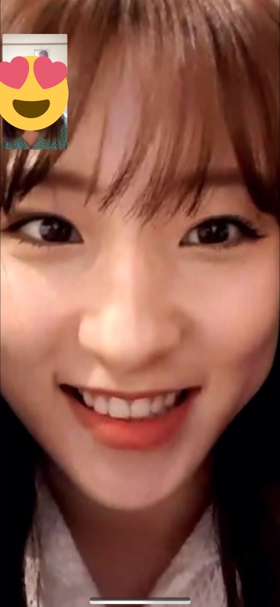 EUNSEO_RK's tweet photo. 200524

終始画面いっぱいになるくらい近いウンソ可愛かった😢🌸

#우주소녀 #宇宙少女 #WJSN #은서
#ウンソ #EUNSEOw https://t.co/YDLIq40d3c