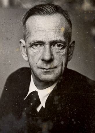 In the aftermath of WWII, there were questions about what would become of Germany. SPD leader Kurt Schumacher favored a unified Germany with a "strong national presidency" which the occupying Americans and British firmly denied