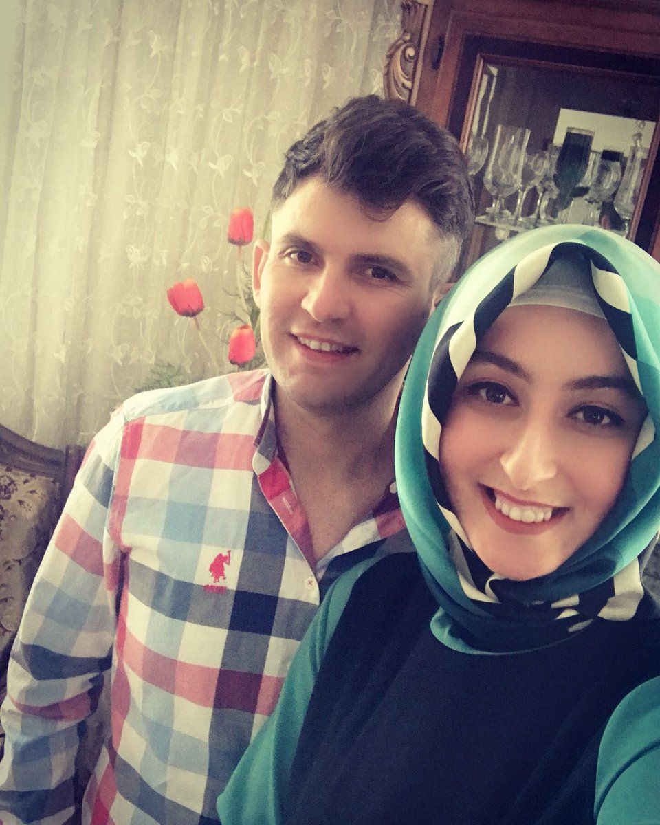 MukaddesInalcuk's tweet photo. Yeni gelinin ilk bayramı 🎈 https://t.co/QMxBnwt2pV
