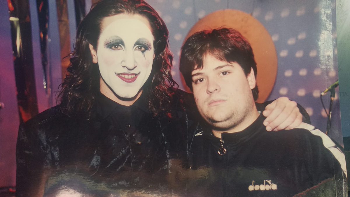 atentos a la jugada de <a href="/musicaalangulo/">Música al Ángulo</a> 📻

#2001OdiseaEnElEspacio con <a href="/castrolazaroff/">Felipe Castro</a>, <a href="/FacIturrioz/">Iturrioz</a> y <a href="/pablomgama/">Pablo Gama</a> #paracampeón

De punta a punta Falta y Resto 2001, roja y negra, la luna, los trajes de Juan, la desaparecida, la batuta mágica, vos ves!

📲 m24.com.uy