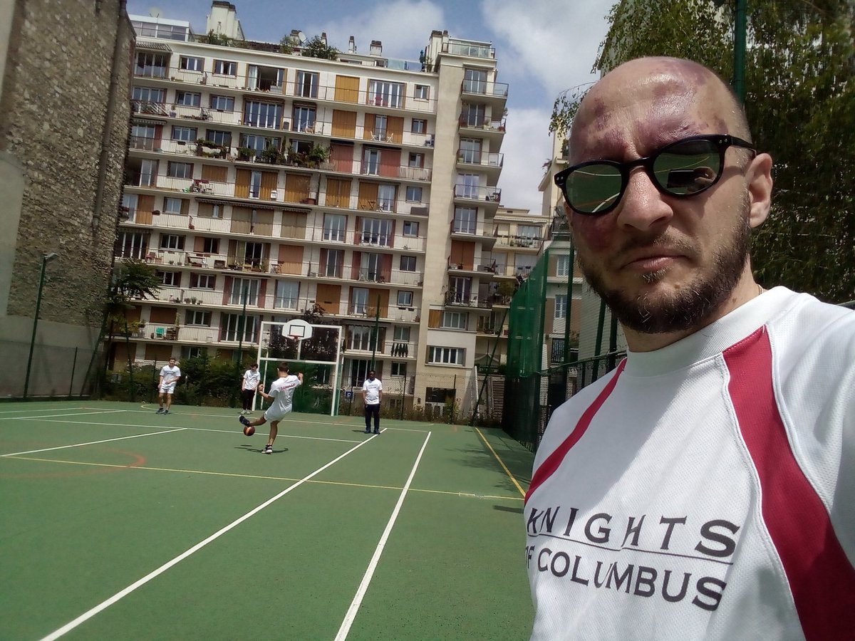 salefran's tweet photo. Un Bon dimanche de "reprise", ptite plancha barbecue en petit comité et petit match de football en équipe de 5...
Merci @arnoboutheon et la Team Paris France @KofC... Et le @PatroduCoeur
#teamCdC #CdC #KoC 🇫🇷🙏😉 #dimanche #sport https://t.co/AnxwBr2V32