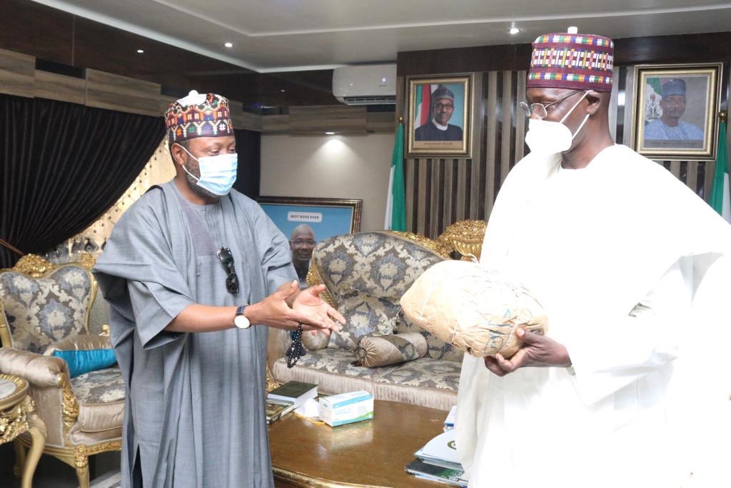 MohdHAbdullahi's tweet photo. I paid the customary Eid Homage to HE @officialaasule, the Governor of @NasarawaGovt along with my colleagues and associates. @officialaasule presented us with Sallah kolanuts in the spirit of the Season.
#EidMubarakย
#MaskUpYourself
#StaySafe! https://t.co/FxkBnwiiF0
