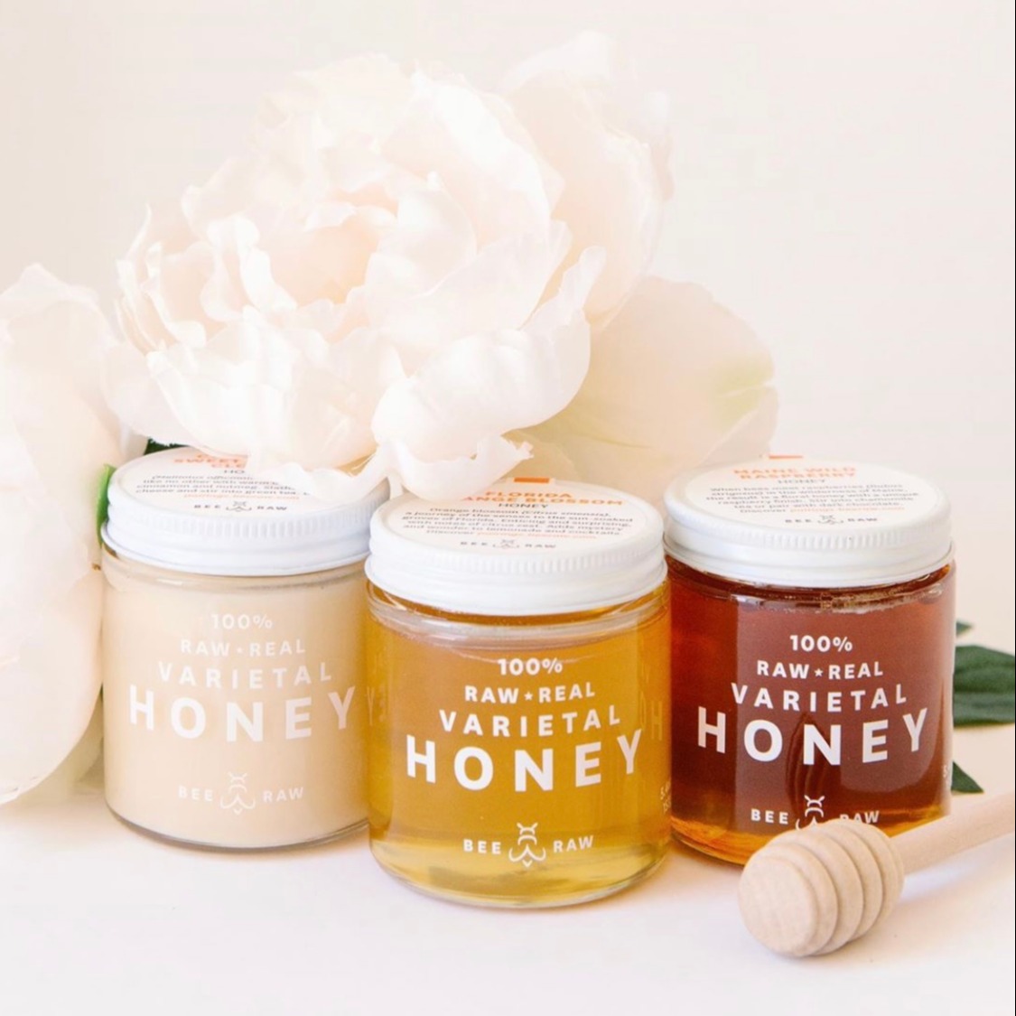 Our Customer Favorites Trio is BACK IN STOCK! Three of our more popular honey varietals in half-size jars. It's the perfect little sampler pack and a lovely gift to give.
bit.ly/2M0MLxH