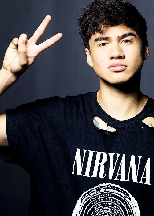 — a thread of calum hood, but he grows older if you keep scrolling