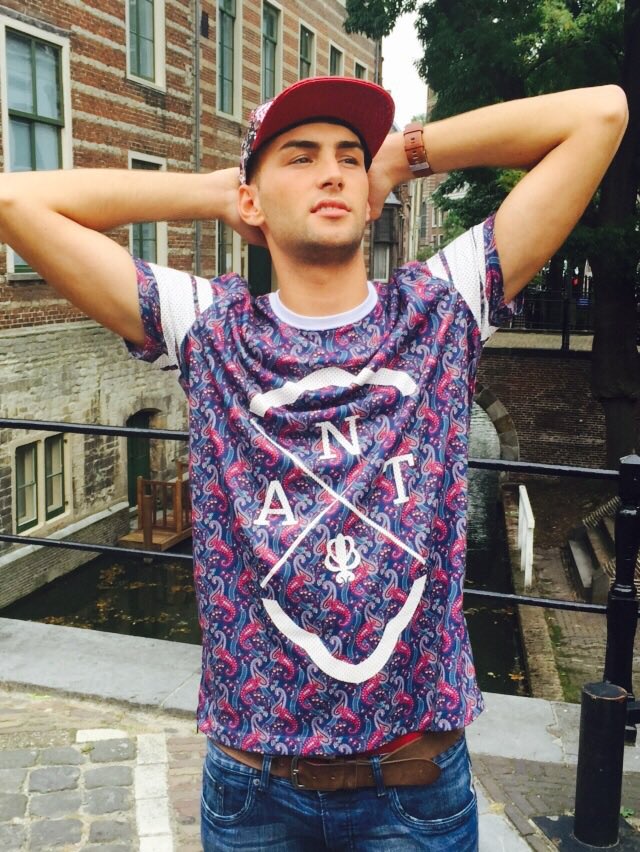 NowayNL's tweet photo. Het is niet te bevatten. Veel dingen met je mee gemaakt, School, Dancetour, Urbexen met @NooitMeerTV Jacky Rust zacht maat! ❤️ https://t.co/1IVPTyjUOr