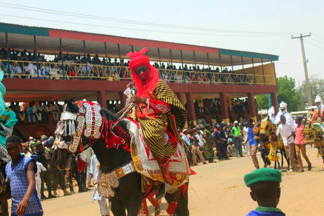 Sterling_Bankng's tweet image. The drip is unmatched 
Shades, Swag and Style 
Nobody does it better than the noble horsemen of the Durbar.
Who's your favourite horseman?
#SterlingDurbarFest #DigitalDurbar #Durbar