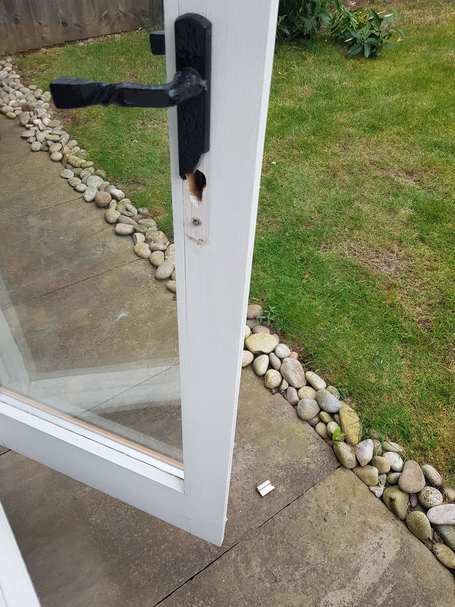 sher_lock96's tweet photo. Toerag burglars at it again...
House now #BrisantSecure with Ultion Locks all round.. 
Extra keys cut on-site

Sher-Lock Locksmiths 
Keeping Your HOMES Secure 

@UltionLock @nottslive @sherwood  @Alex_Brisant @BestwoodCops @BrisantSecure #ng5 #ng3 #ng16 #ng1 #ng7 #ng9 https://t.co/4PYfv3uebj