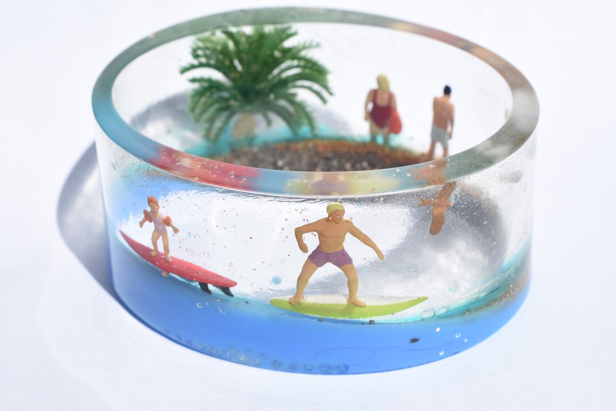 bordelinparis's tweet photo. #etsy : surf bracelet surfeur miniature decor de vacances mer diorama #anniversaire #femmes https://t.co/Fg9ywTRNZi
#bangle #bracelet #tropic #palm #bijoux #jewelry #madeinfrance #paris #summer #ete2020 #surf #surfgirls #surfjewelry #paysage #diorama #resinbangle #vacances #fun https://t.co/5q9lWf2DRL