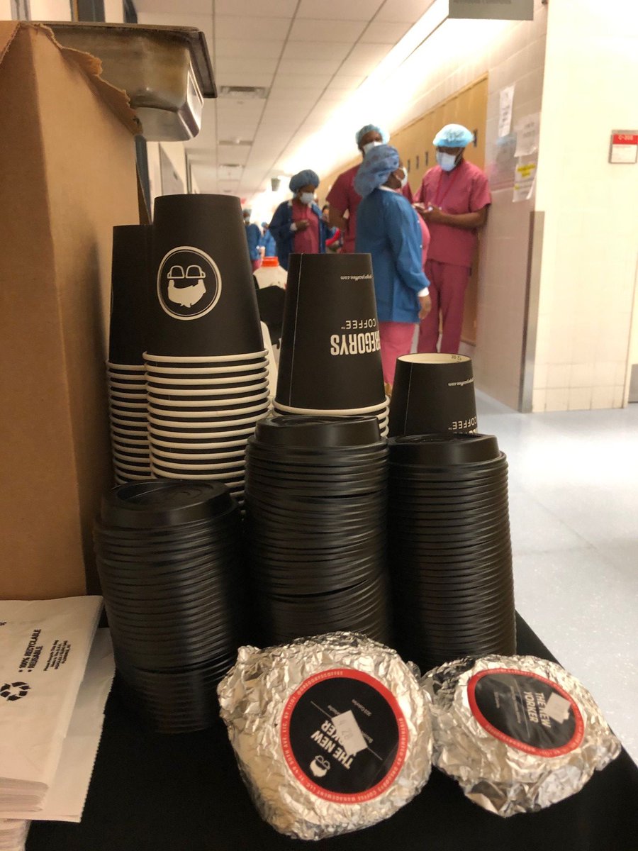 WeillCornell's tweet photo. Grateful for Ben Sherman who leads the #FoodFromTheHeart project that provided wholesome food to our #HealthcareHeroes.

While feeding those in the frontlines, his efforts also supported the Griffis Faculty Club at @WeillCornell &amp; local restaurants.

#TogetherWithWCM #COVID19 https://t.co/bAXz6Itk1J