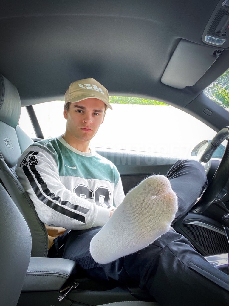 BestSockMasters's tweet photo. #sockmaster @FindomTobez 👣 https://t.co/z6K0XchIBo