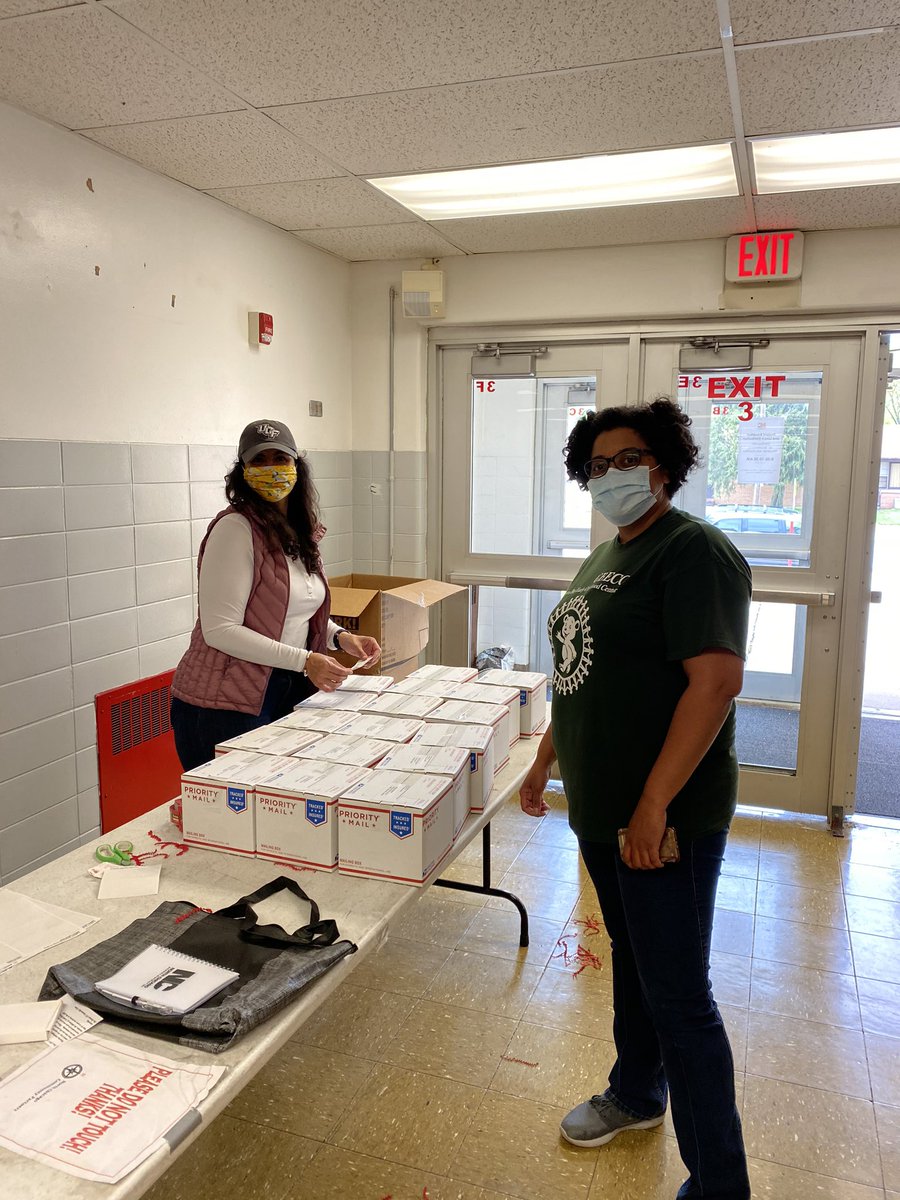 John_P_Price's tweet photo. @nccusd leadership team assembled gift boxes for every staff member Friday afternoon.  Thanks @YesyMSanchez and @KimEAndes for organizing us!   Our staff servers the best!  #d187together @livinglearnlabs Every week is staff appreciation week! https://t.co/IwXEn3RjU2