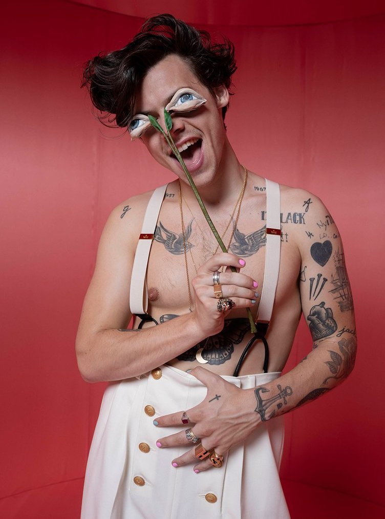 hsdaily's tweet image. Harry Styles photographed by Tim Walker for Fine Line album artwork. 

Source: clm-agency.com